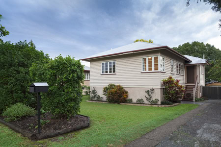 Buying a house and contracts
